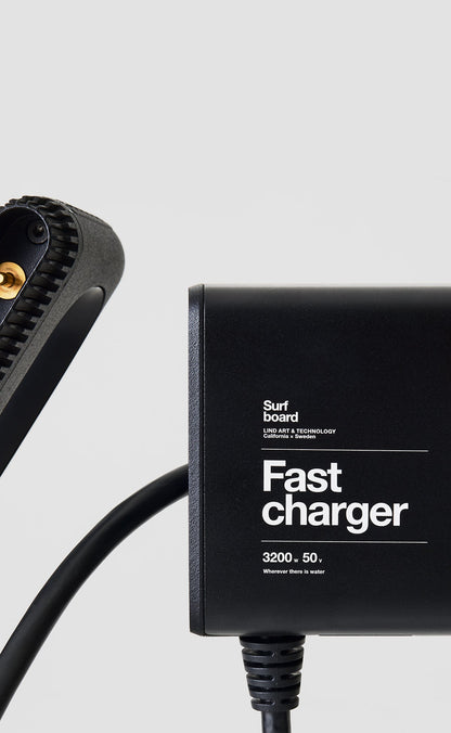 LIND Canvas electric surfboard - charger
